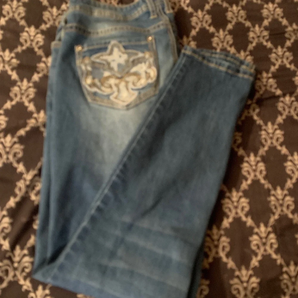 Jeans - Picture 1 of 2